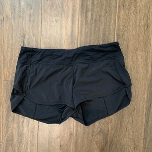Lululemon size 6 black speed up shorts
